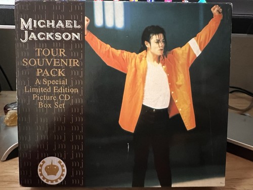 Michael jackson tour souvenir - jackson-tour,